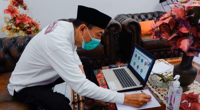 Albertus Patarru dan John Diplomasi