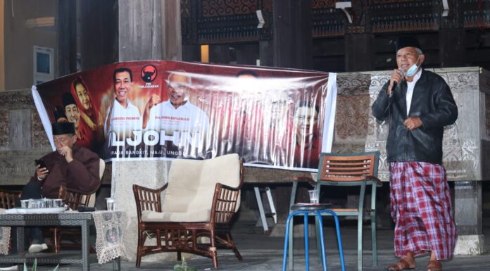 Albertus Patarru dan John Diplomasi