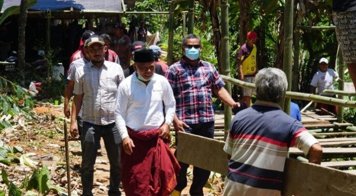 Paslon Nomor 3 Al-John Tawarkan Solusi Air Bersih Untuk Masyarakat Tana Toraja Albertus Patarru dan John Diplomasi