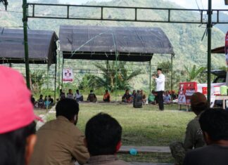 Albertus Patarru dan John Diplomasi