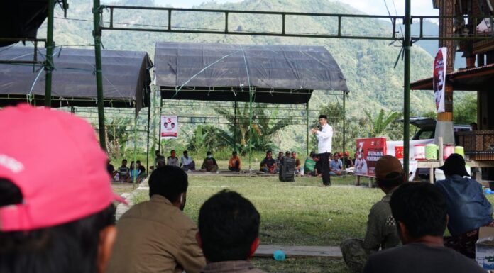 Albertus Patarru dan John Diplomasi