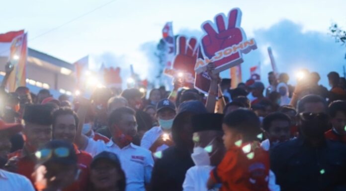 Unik, Paslon Al-John Di Antar Milenial Tana Toraja Menuju Lokasi Debat