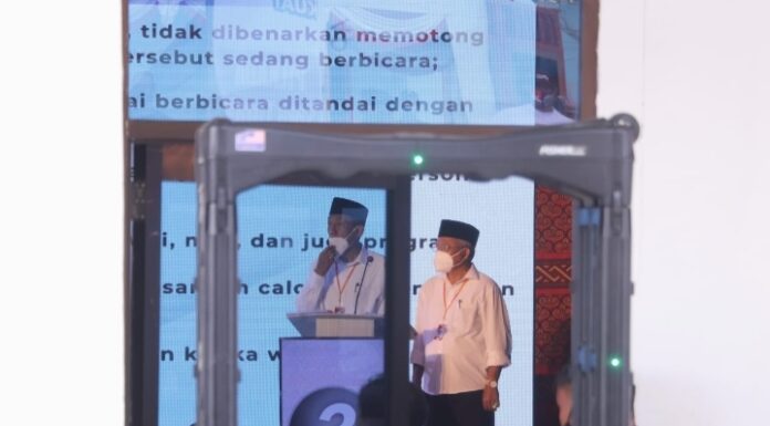 Albertus Patarru dan John Diplomasi