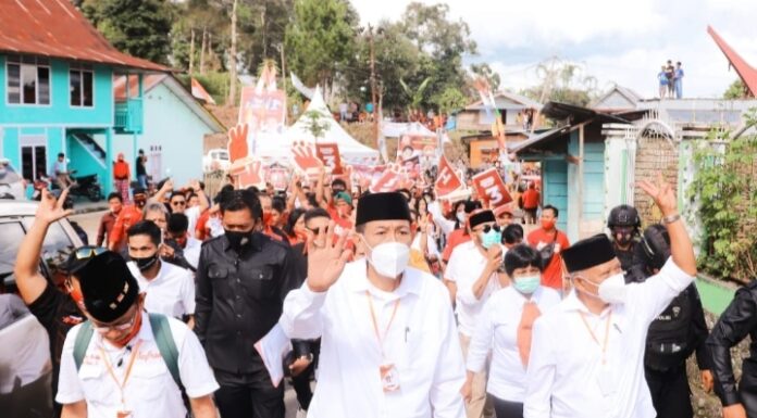 Albertus Patarru dan John Diplomasi