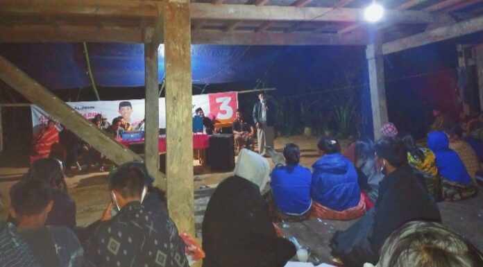 Di Depan Warga Lembang Pa'buaran, Al-John: Jangan Percaya dan Takut Ancaman, Laporkan!
