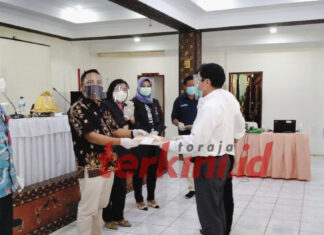 Theofilus Allorerung dan Zadrak Tombeg