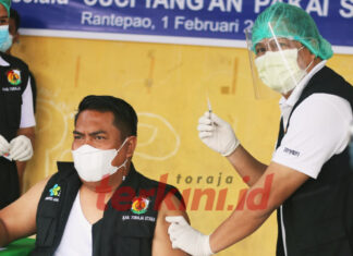 Yosia Rinto Kadang Wakil Bupati Toraja Utara