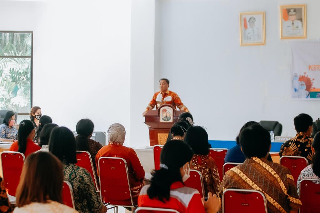 Advokasi Sosialisasi Imunisasi Covid-19, Ini Pesan Bupati Yohanis Bassang