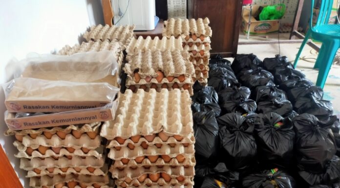 Dinas Sosial Tana Toraja Berikan Bantuan Sembako Bagi Warga Isoman Bantuan Dinas Sosial Tana Toraja