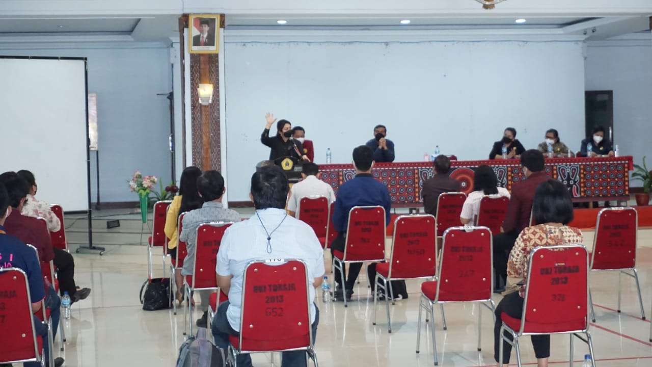 Reses di Kampus UKI Toraja, Eva Stevany Rataba Sebut UKI Toraja Aset Penting Toraja