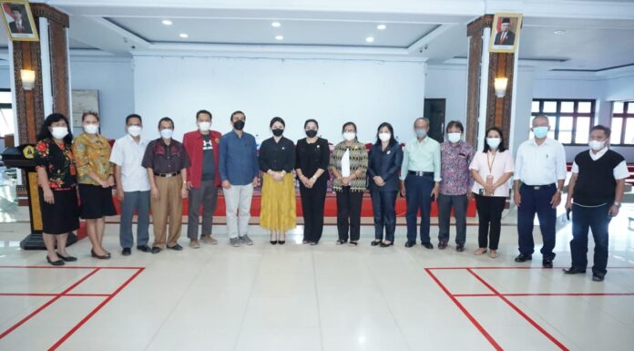 Reses di Kampus UKI Toraja, Eva Stevany Rataba Sebut UKI Toraja Aset Penting Toraja Eva Stevany Rataba Anggota DPR RI