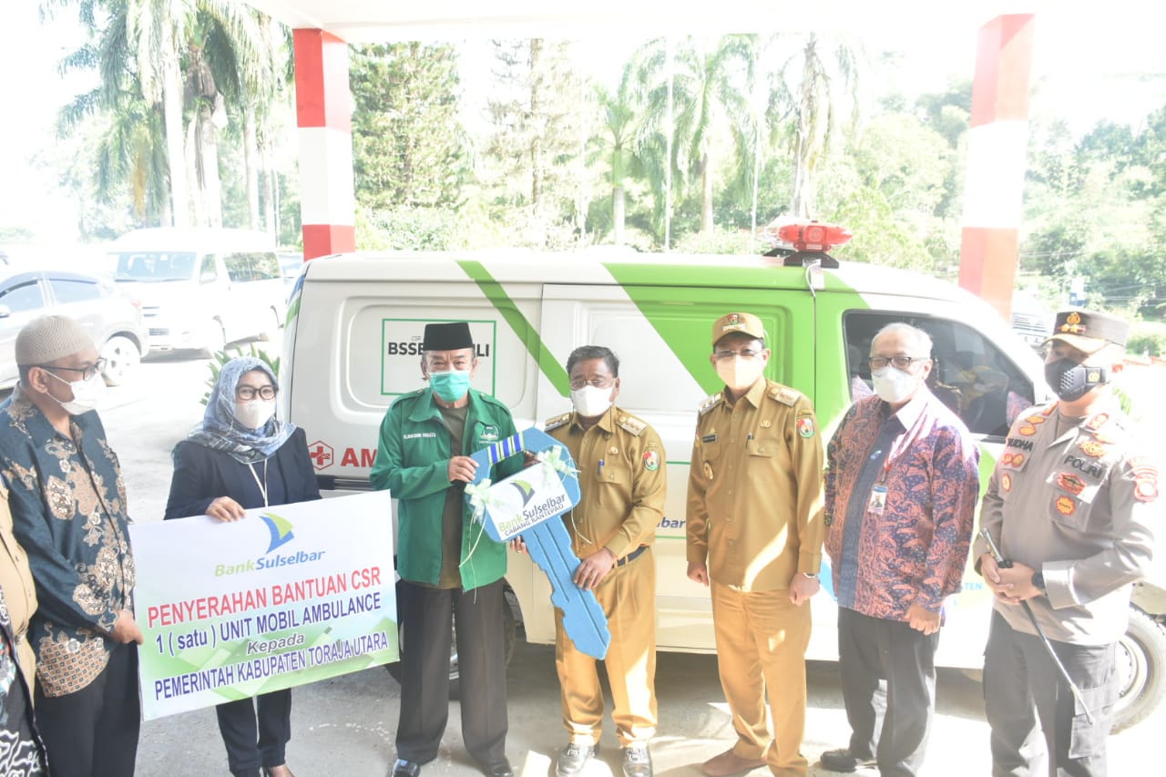 Bupati Torut Serahkan 1 Unit Mobil Jenazah Untuk Giat Kemasyarakatan Umat Muslim