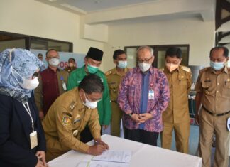 Bupati Toraja Utara Yohanis Bassang