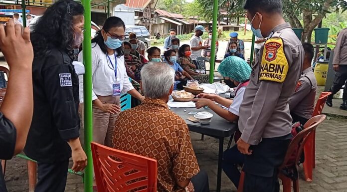 Vaksin door to door polres Tana Toraja