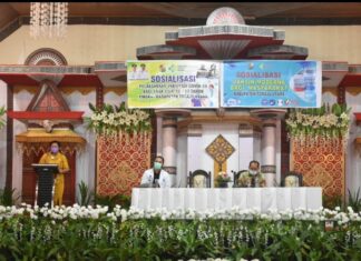 Bupati Toraja Utara Yohanis Bassang