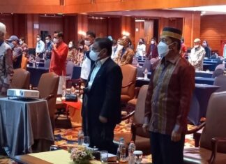 Bupati Torut Yohanis Bassang