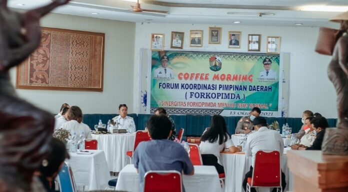 Bupati Torut: Mari Memberikan Pelayanan dengan Jiwa Besar Bupati Torut Yohanis Bassang