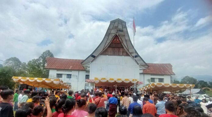 Ribuan Massa Hadiri Rapat Akbar, Deklarasi Dukung Pemekaran D.O.B Toraja Barat